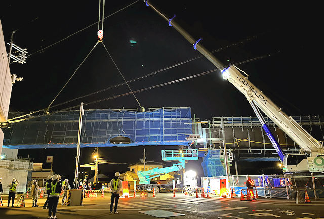 夜間仮設工事の様子