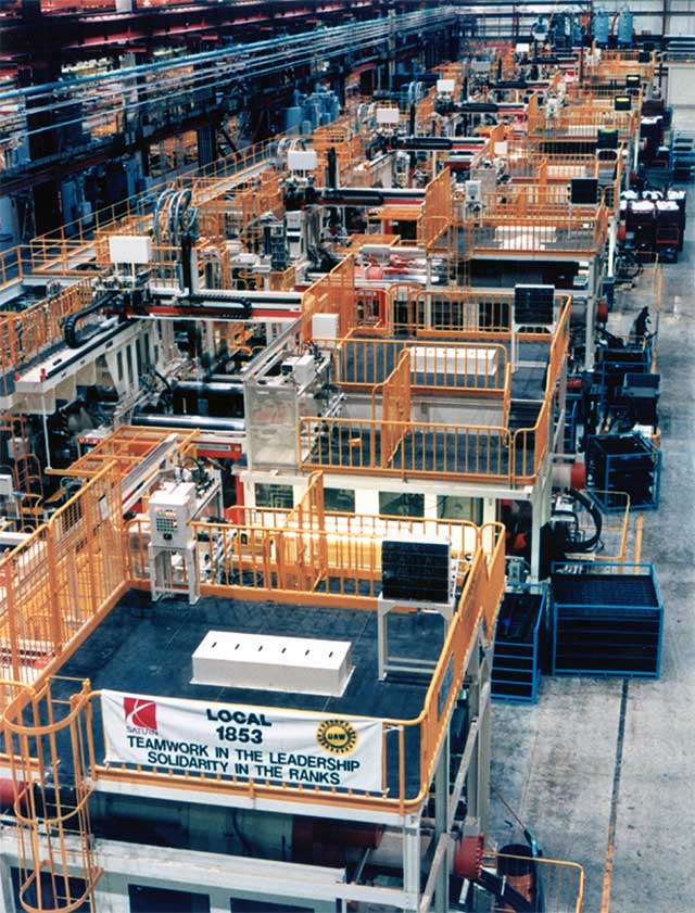 当社の射出成形機が稼働する米自動車メーカーの工場